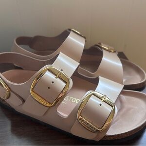 Birkenstock Milano big buckle high shine - new beige